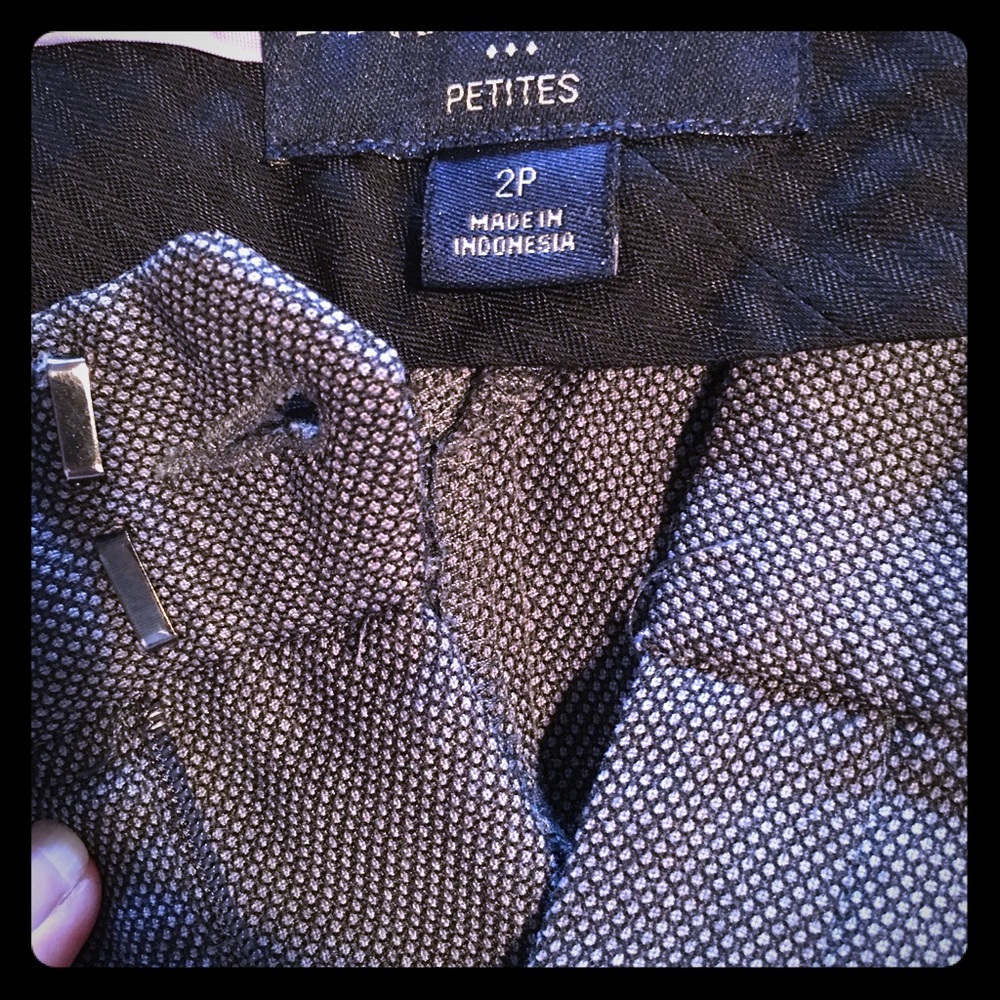 Banana Republic 2P Black with white detail